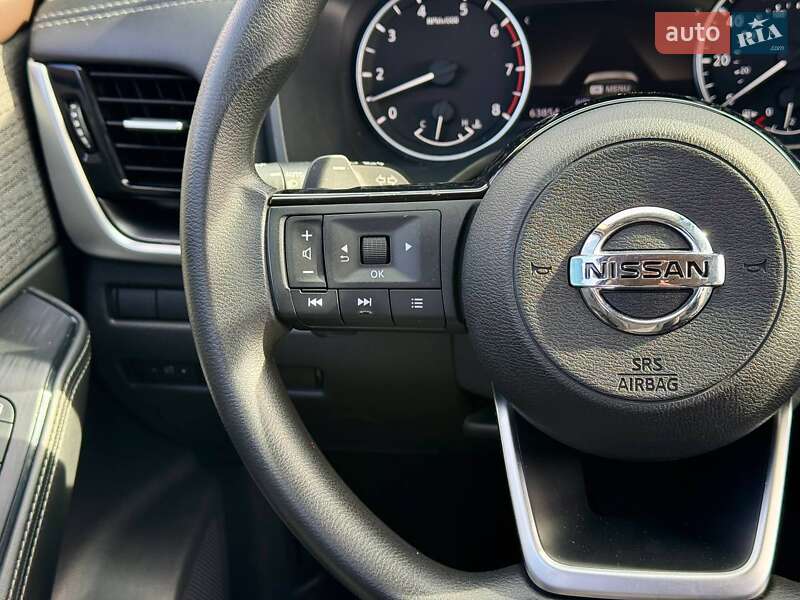 Внедорожник / Кроссовер Nissan Rogue 2021 в Киеве