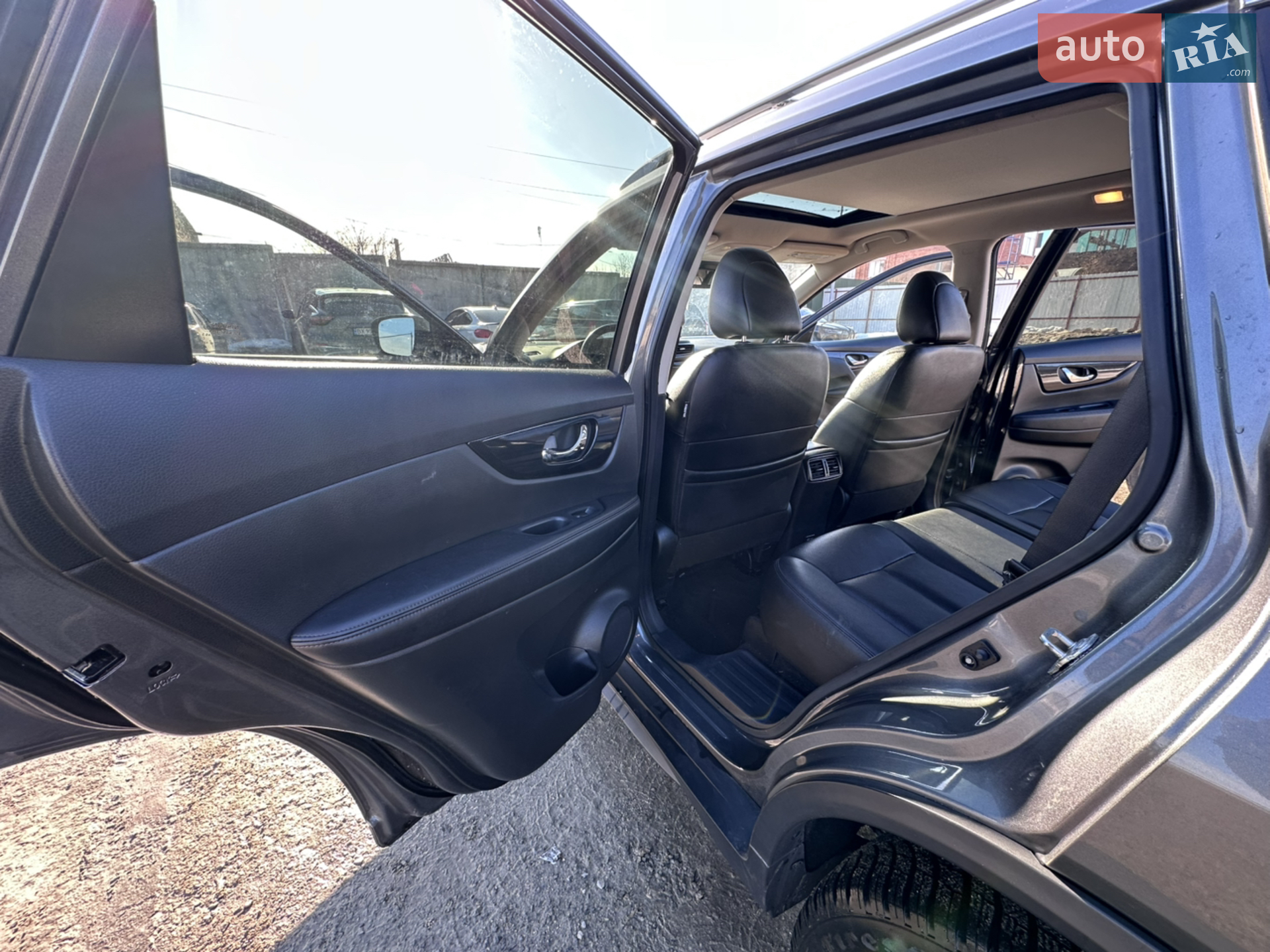 2019 Nissan Rogue - мініатюра 15