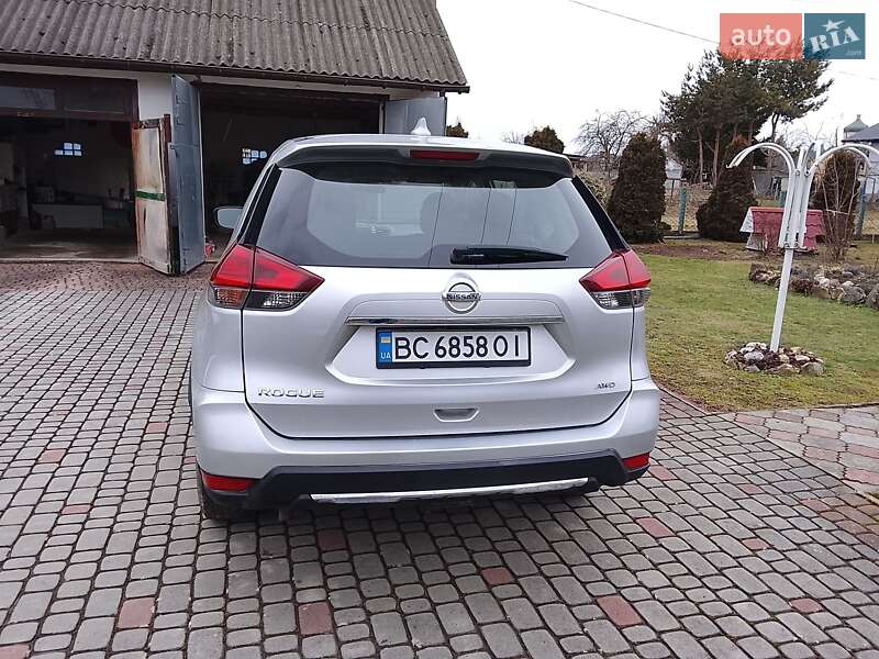 Внедорожник / Кроссовер Nissan Rogue 2016 в Самборе