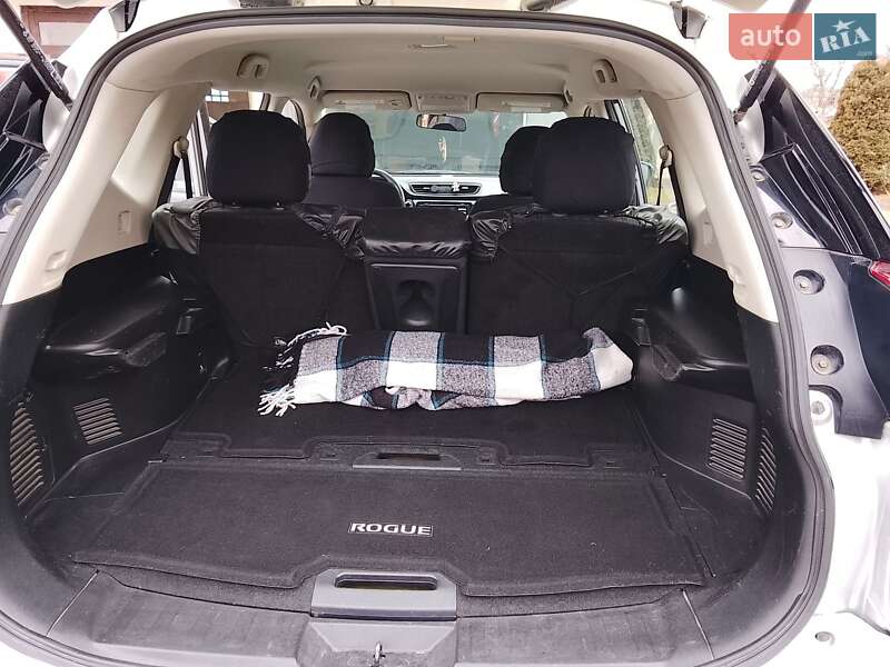 Внедорожник / Кроссовер Nissan Rogue 2016 в Самборе