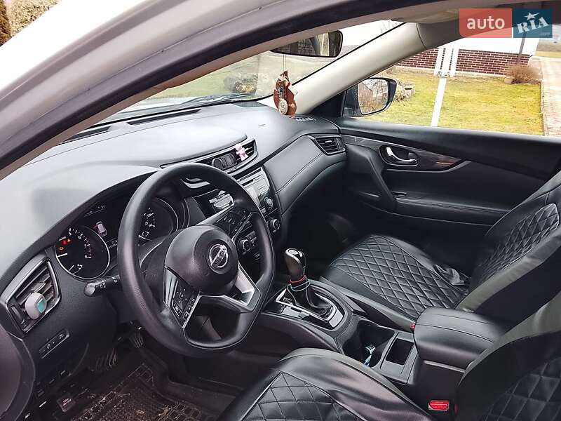 Внедорожник / Кроссовер Nissan Rogue 2016 в Самборе