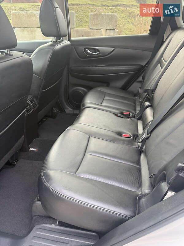 Внедорожник / Кроссовер Nissan Rogue 2015 в Николаеве