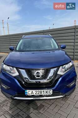 Внедорожник / Кроссовер Nissan Rogue 2017 в Черкассах