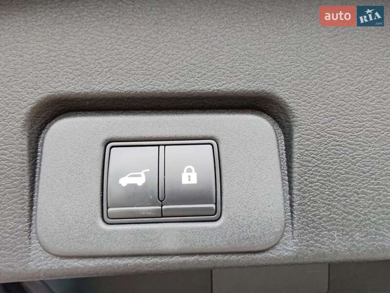 Внедорожник / Кроссовер Nissan Rogue 2020 в Киеве