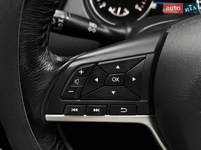 Внедорожник / Кроссовер Nissan Rogue 2017 в Черкассах