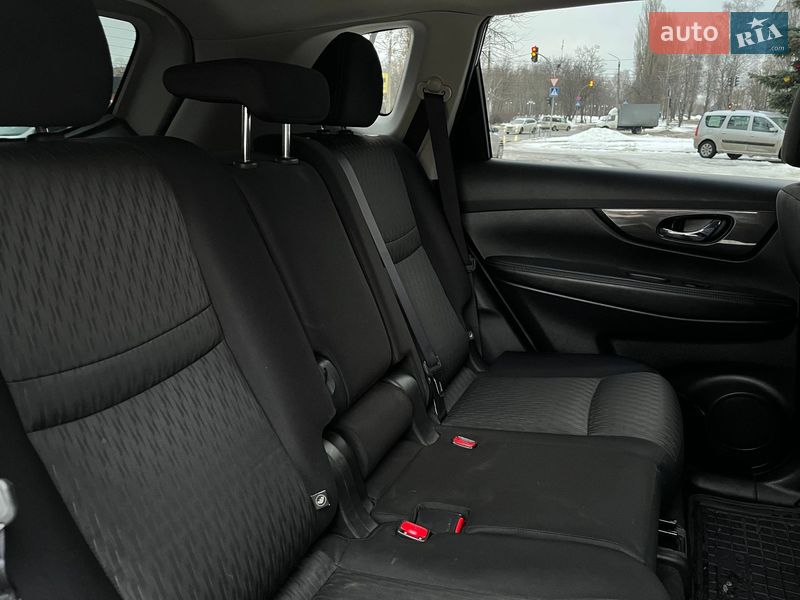 Внедорожник / Кроссовер Nissan Rogue 2017 в Черкассах