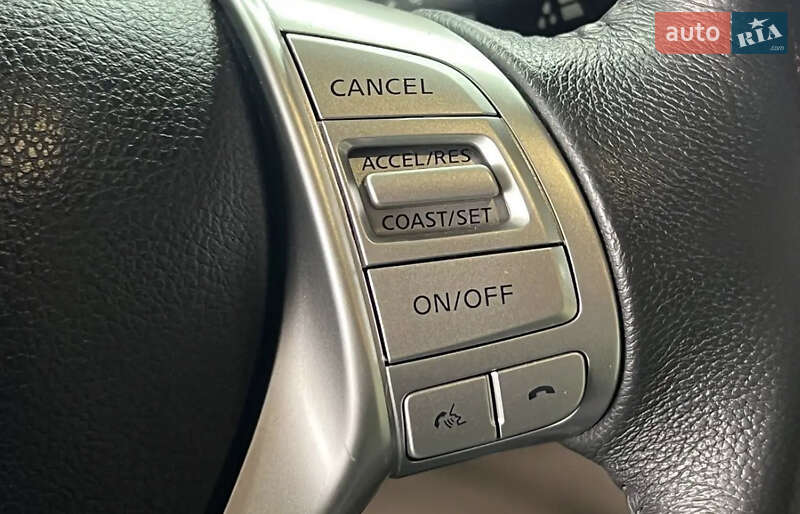 Внедорожник / Кроссовер Nissan Rogue 2016 в Одессе