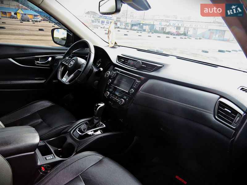 Внедорожник / Кроссовер Nissan Rogue 2019 в Черкассах