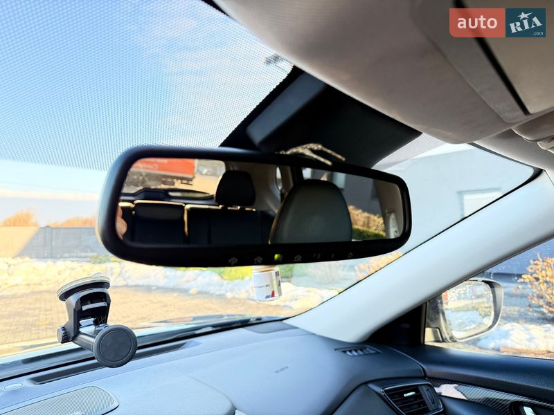 Внедорожник / Кроссовер Nissan Rogue 2017 в Львове