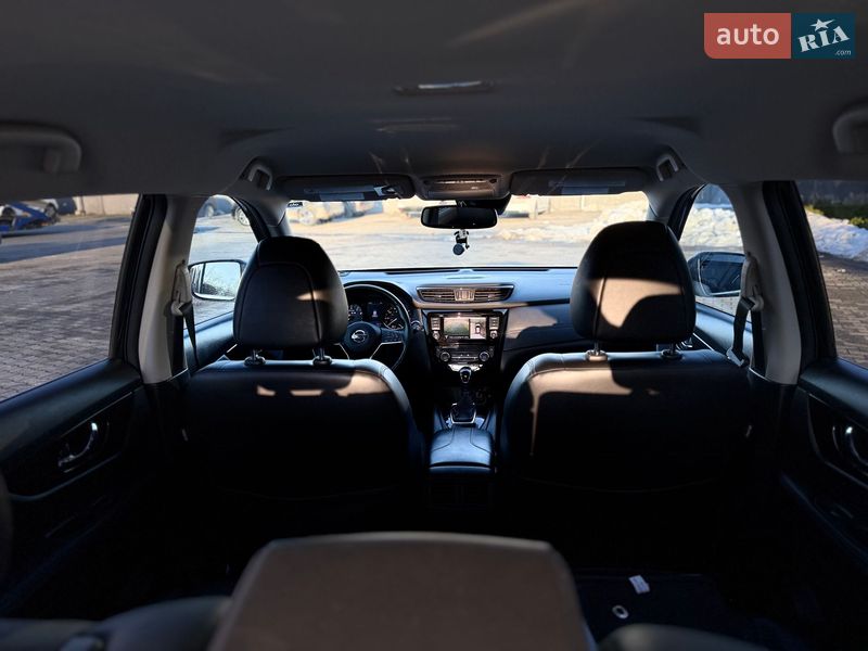 Внедорожник / Кроссовер Nissan Rogue 2017 в Львове