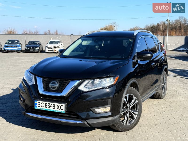 Внедорожник / Кроссовер Nissan Rogue 2017 в Львове