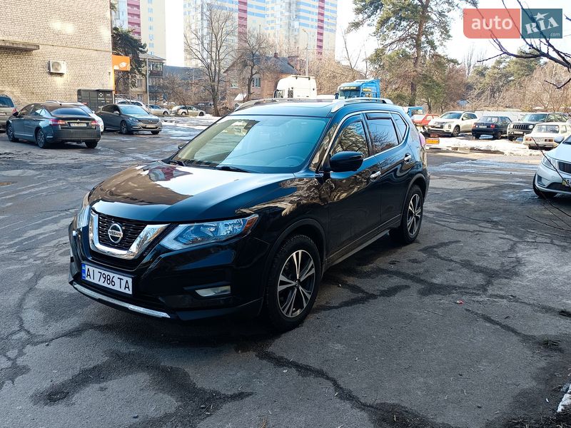 Внедорожник / Кроссовер Nissan Rogue 2019 в Киеве