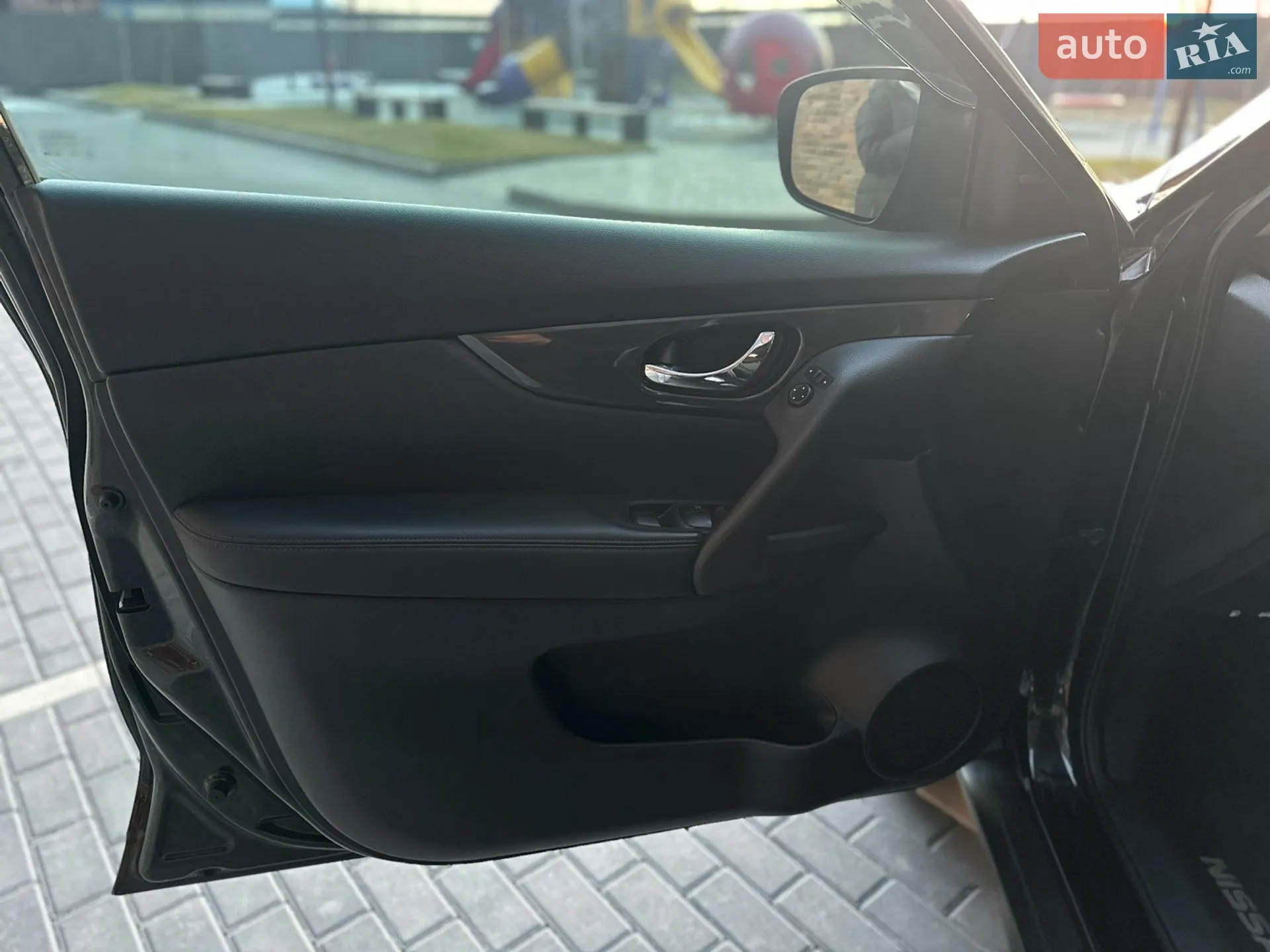 2017 Nissan Rogue - мініатюра 3