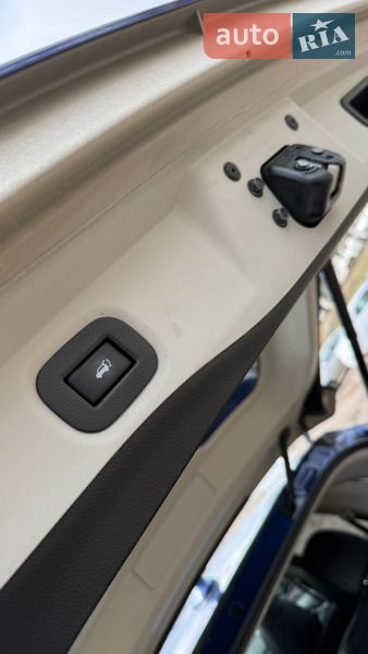 Внедорожник / Кроссовер Nissan Rogue 2017 в Кропивницком