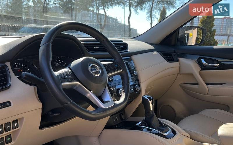 Внедорожник / Кроссовер Nissan Rogue 2018 в Львове