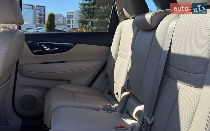 Внедорожник / Кроссовер Nissan Rogue 2018 в Львове