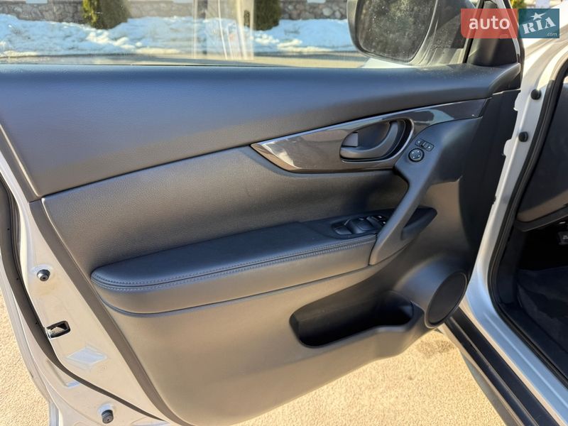 Внедорожник / Кроссовер Nissan Rogue 2019 в Киеве