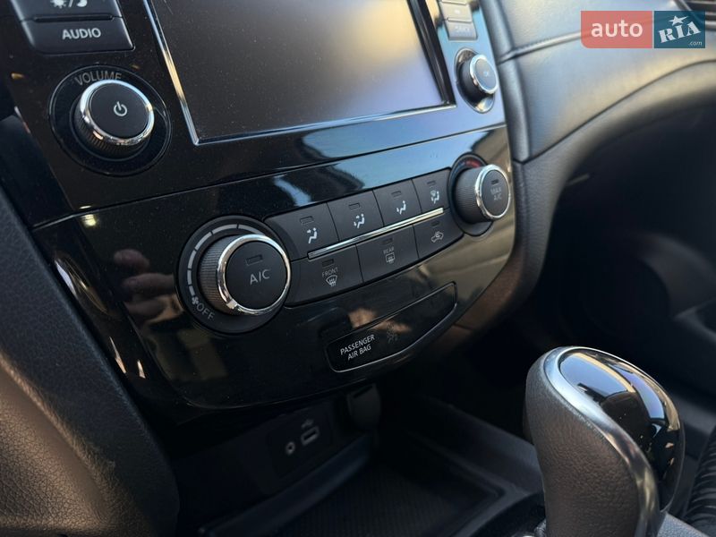 Внедорожник / Кроссовер Nissan Rogue 2019 в Киеве