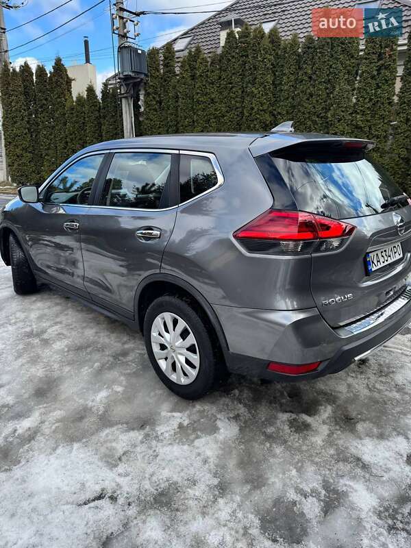 Внедорожник / Кроссовер Nissan Rogue 2016 в Киеве