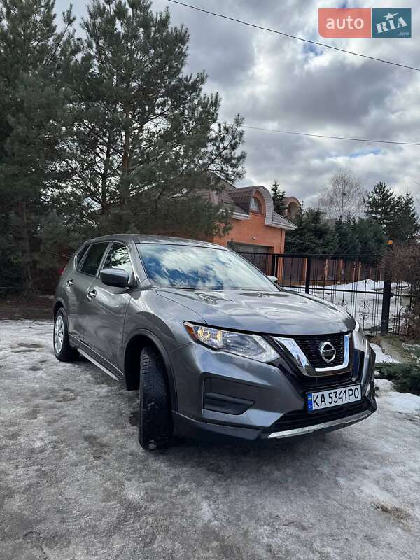 Внедорожник / Кроссовер Nissan Rogue 2016 в Киеве