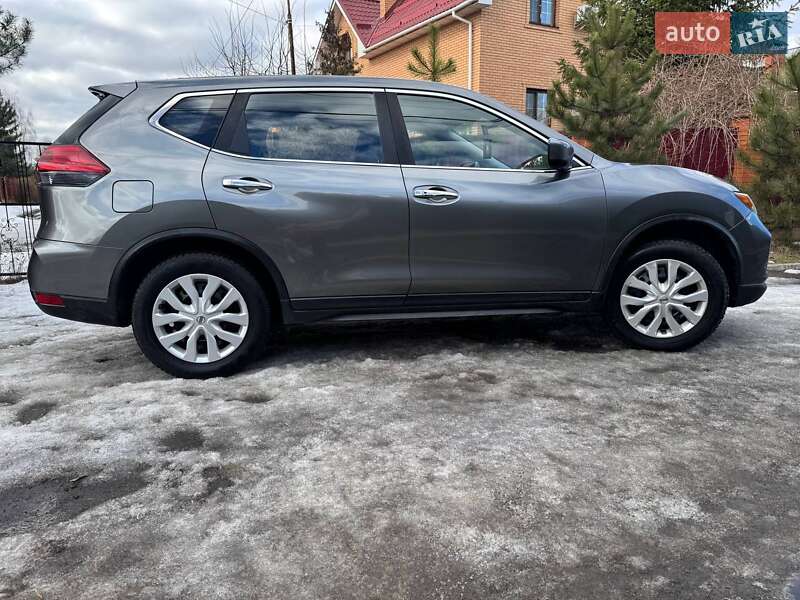 Внедорожник / Кроссовер Nissan Rogue 2016 в Киеве