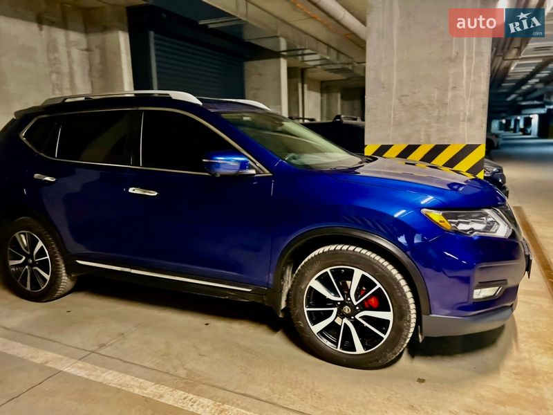 Внедорожник / Кроссовер Nissan Rogue 2016 в Львове