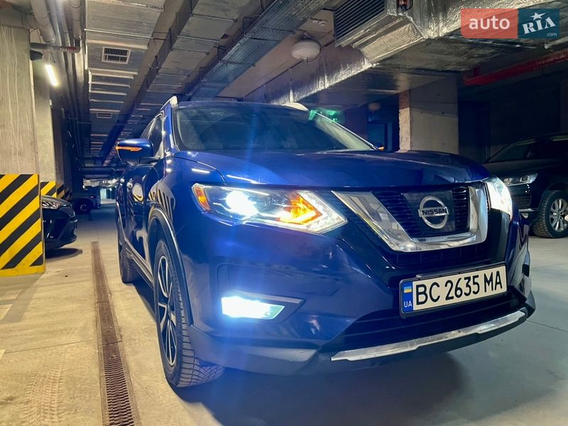 Внедорожник / Кроссовер Nissan Rogue 2016 в Львове