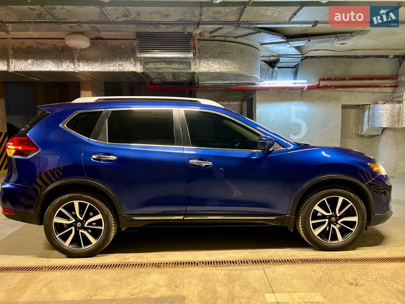 Внедорожник / Кроссовер Nissan Rogue 2016 в Львове