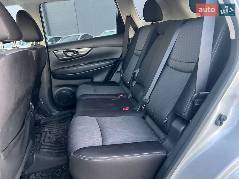 Позашляховик / Кросовер Nissan Rogue 2018 в Львові