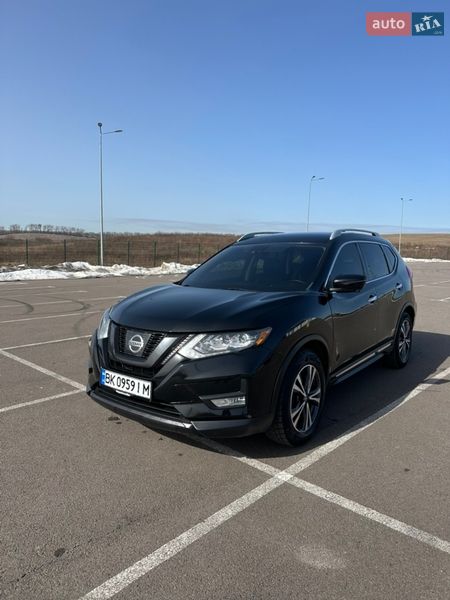Внедорожник / Кроссовер Nissan Rogue 2017 в Ровно