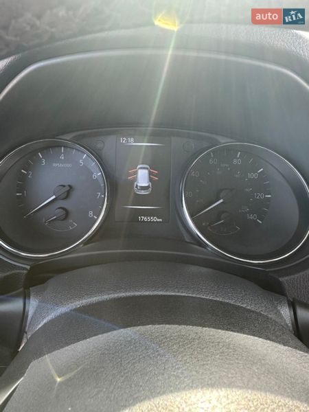 Внедорожник / Кроссовер Nissan Rogue 2017 в Ровно