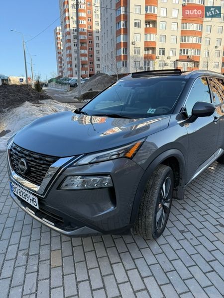 Внедорожник / Кроссовер Nissan Rogue 2023 в Тернополе