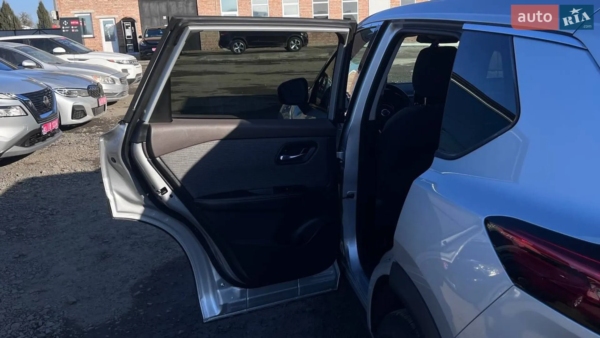 2021 Nissan Rogue - мініатюра 18