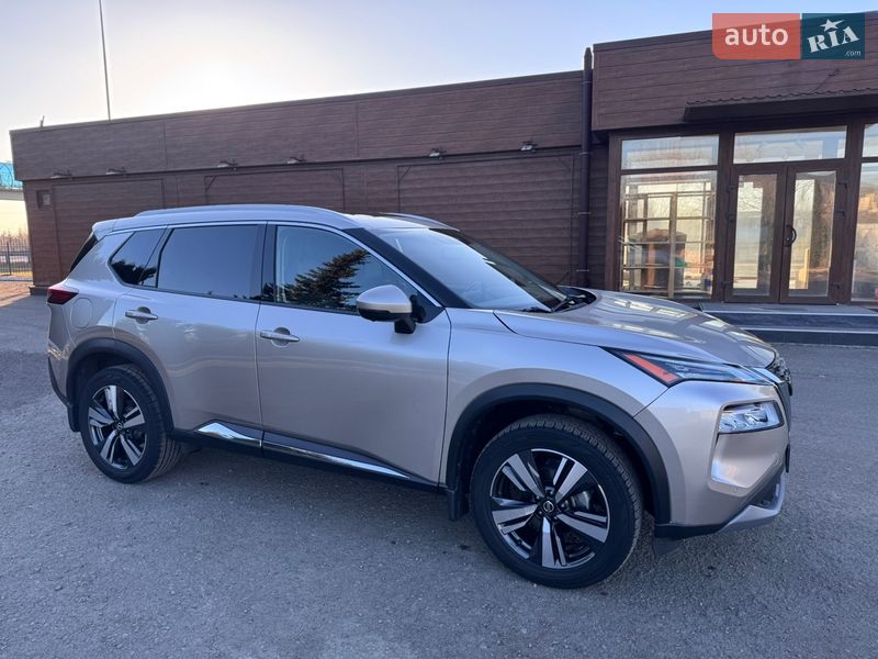 Внедорожник / Кроссовер Nissan Rogue 2021 в Киеве