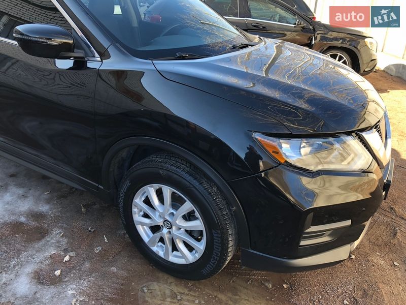 Внедорожник / Кроссовер Nissan Rogue 2017 в Ирпене