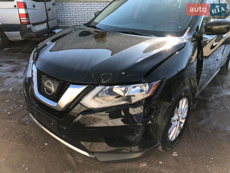 Внедорожник / Кроссовер Nissan Rogue 2017 в Ирпене