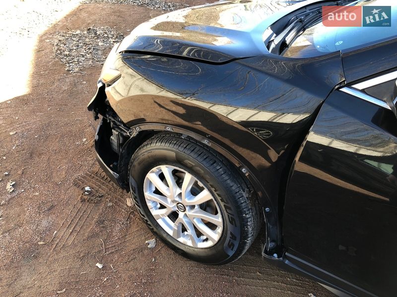 Внедорожник / Кроссовер Nissan Rogue 2017 в Ирпене