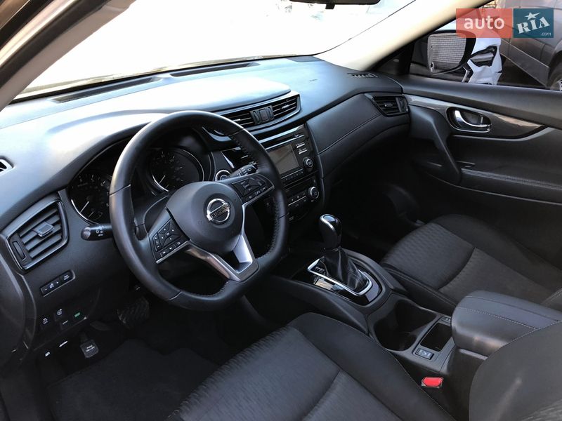 Внедорожник / Кроссовер Nissan Rogue 2017 в Ирпене