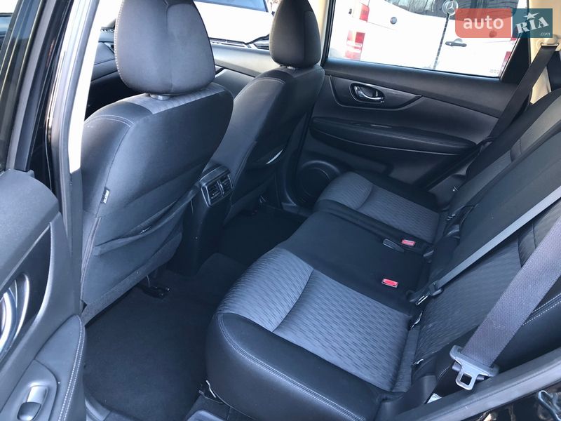 Внедорожник / Кроссовер Nissan Rogue 2017 в Ирпене