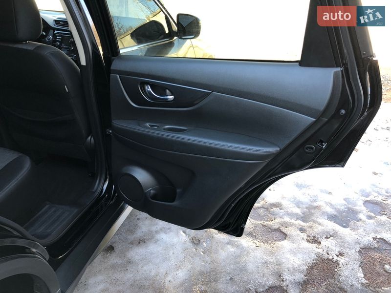 Внедорожник / Кроссовер Nissan Rogue 2017 в Ирпене