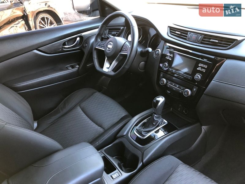 Внедорожник / Кроссовер Nissan Rogue 2017 в Ирпене