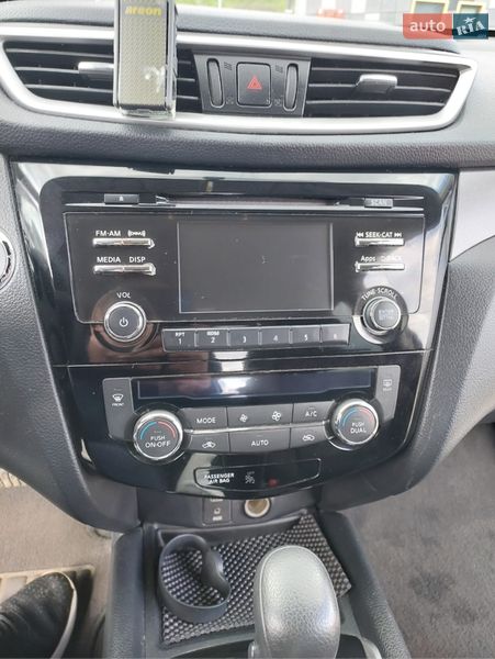 Внедорожник / Кроссовер Nissan Rogue 2015 в Киеве