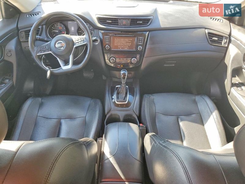 Внедорожник / Кроссовер Nissan Rogue 2018 в Львове