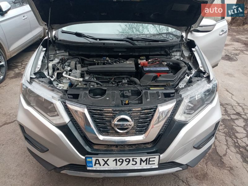 Внедорожник / Кроссовер Nissan Rogue 2017 в Кривом Роге