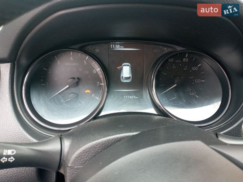 Внедорожник / Кроссовер Nissan Rogue 2017 в Кривом Роге