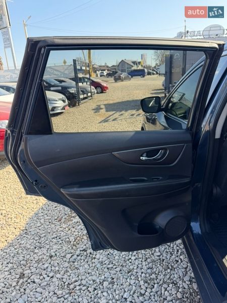 Внедорожник / Кроссовер Nissan Rogue 2016 в Ивано-Франковске