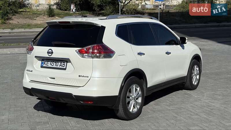Внедорожник / Кроссовер Nissan Rogue 2016 в Днепре