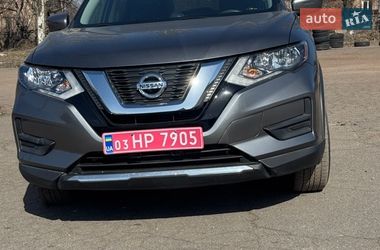 Внедорожник / Кроссовер Nissan Rogue 2017 в Кривом Роге