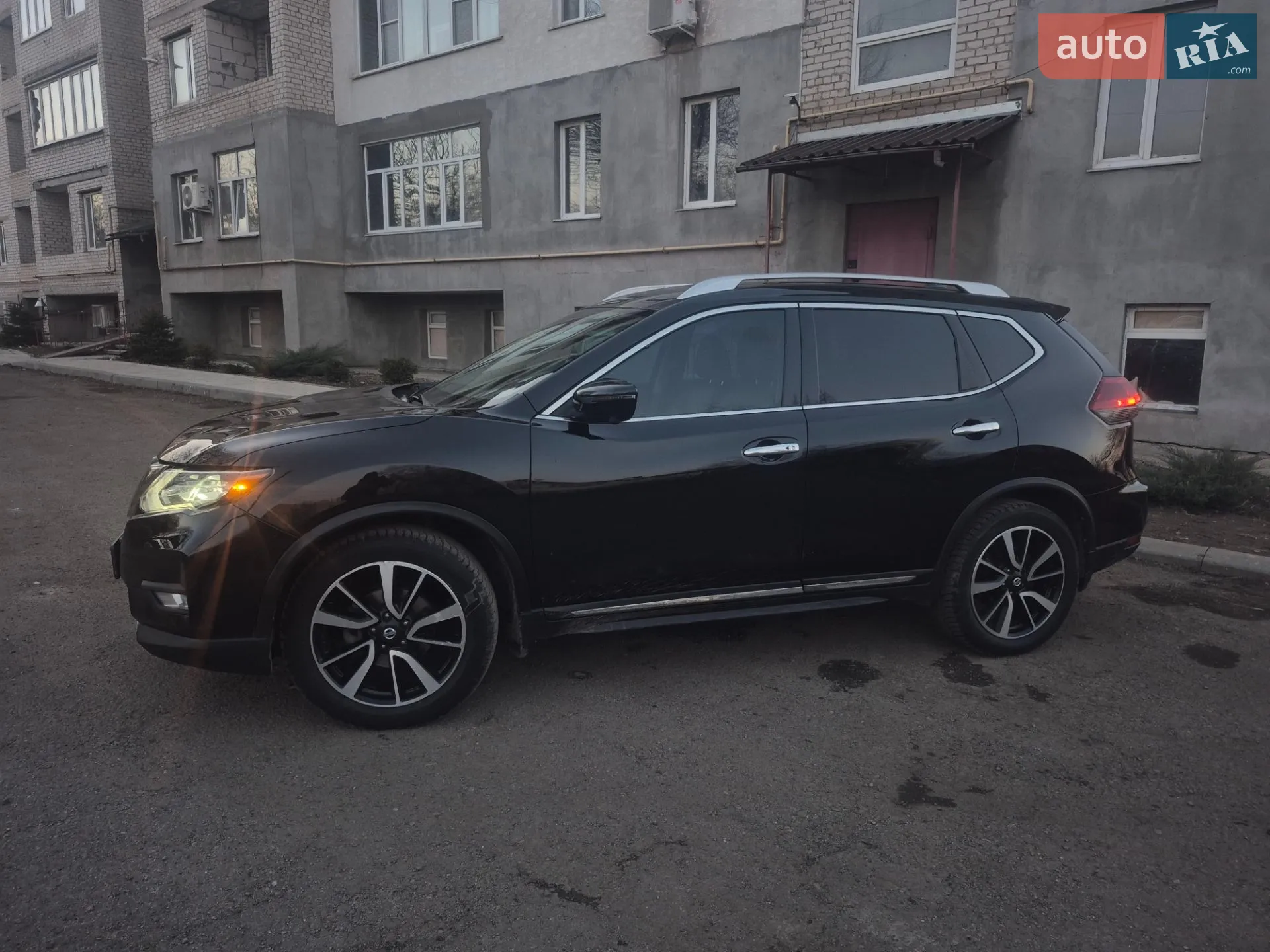 2018 Nissan Rogue - мініатюра 3