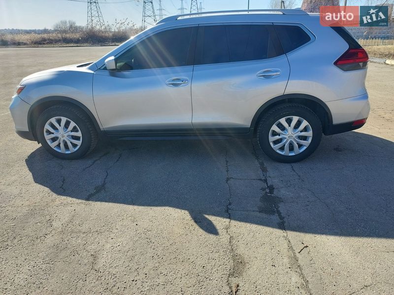 Внедорожник / Кроссовер Nissan Rogue 2017 в Харькове